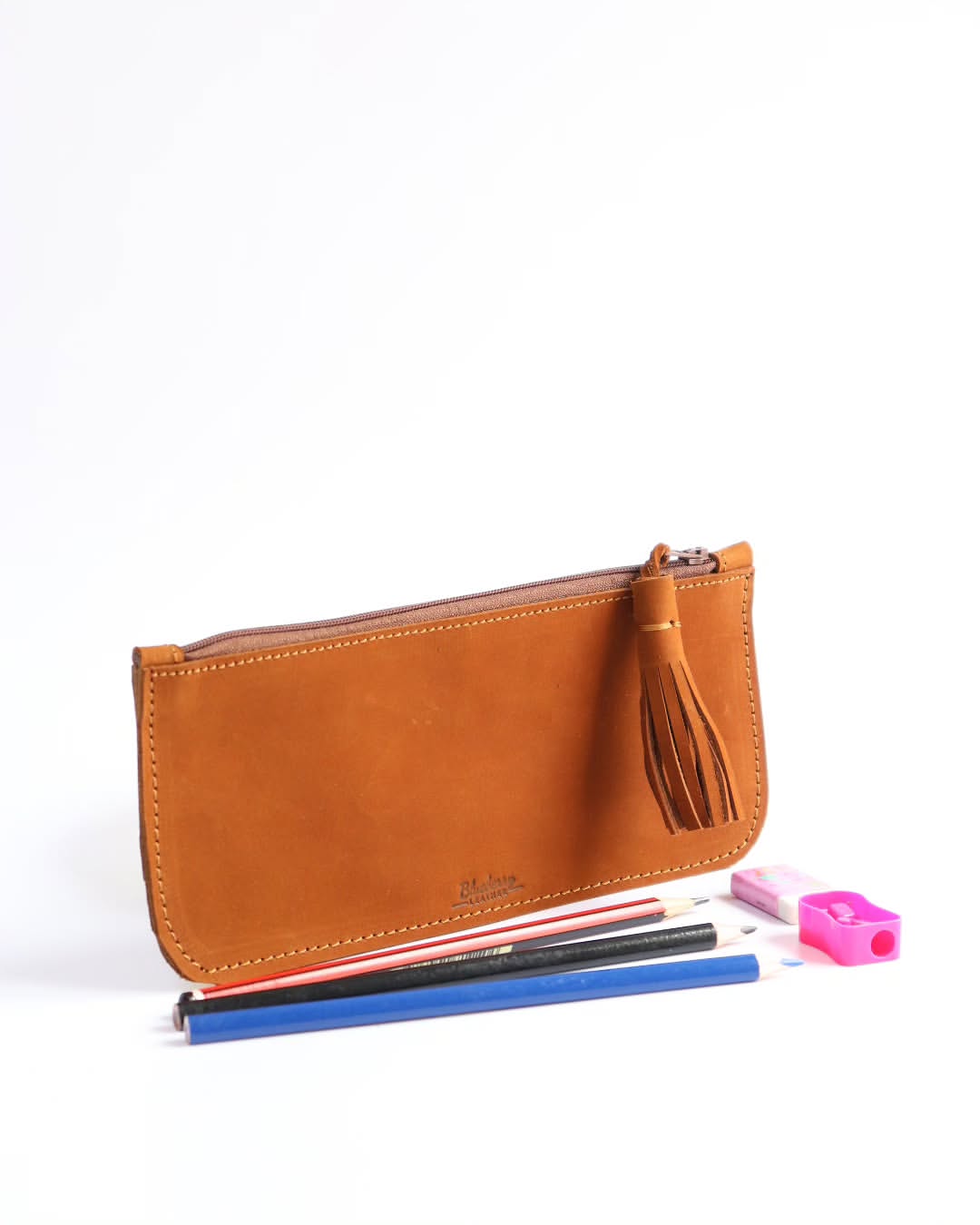 Skip the constant replacements—Our leather pencil cases are durable, reliable, and made to hand Essential Organizer: Our Genuine Leather Stationery Cases - Image 1
