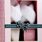 BAYLIS & HARDING JOJOBA, VANILLA & ALMOND OIL SLIPPERS SET